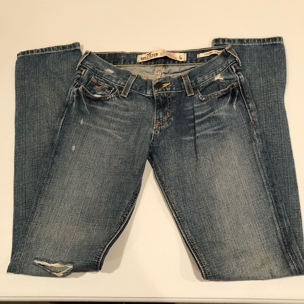 Hollister junior distressed jeans.